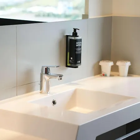 Hotel Ibis Styles Caen Centre Gare Exterior foto